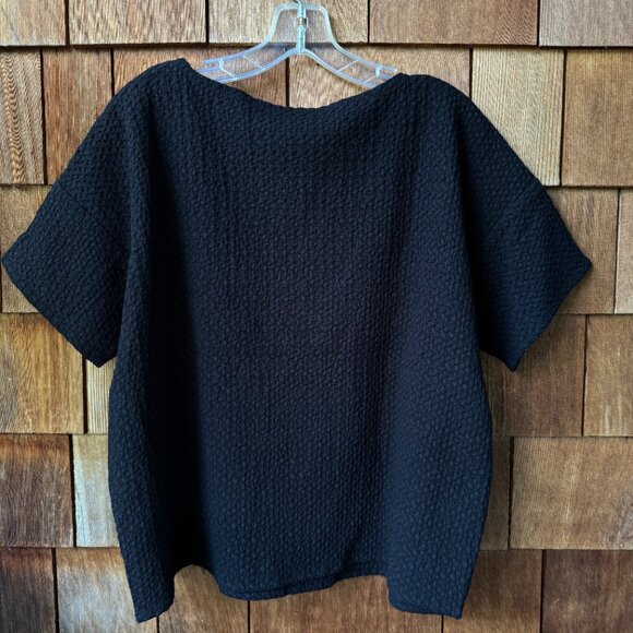 NWT Eileen Fisher Black Textured Stretch Knit Short Sleeve Top in Women's Medium - Picture 6 of 9